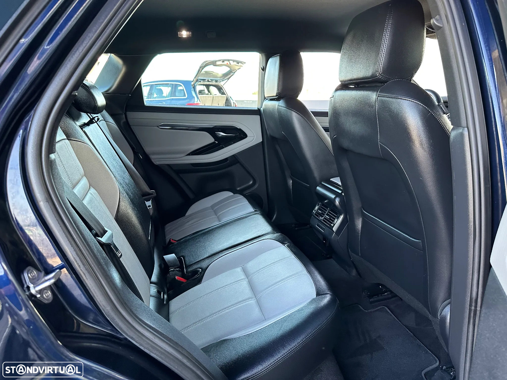 Land Rover Range Rover Evoque 1.5 P300e AWD R-Dynamic S Auto - 46