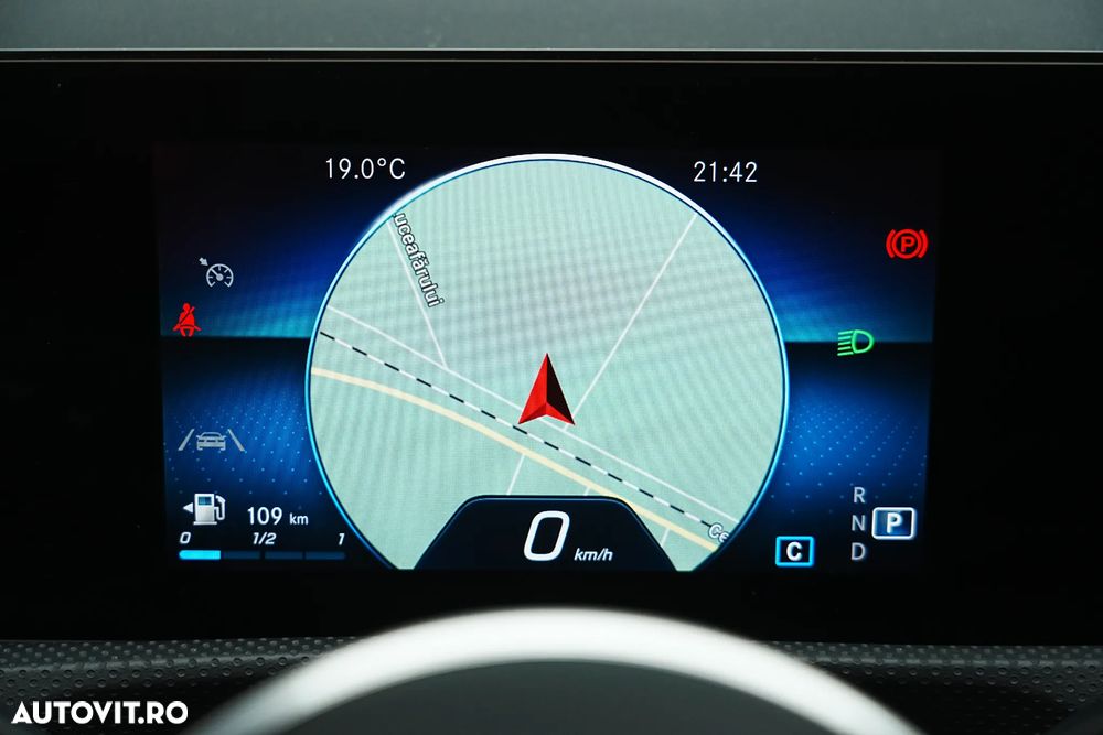 Mercedes-Benz CLA 180 7G-DCT Progressive - 36