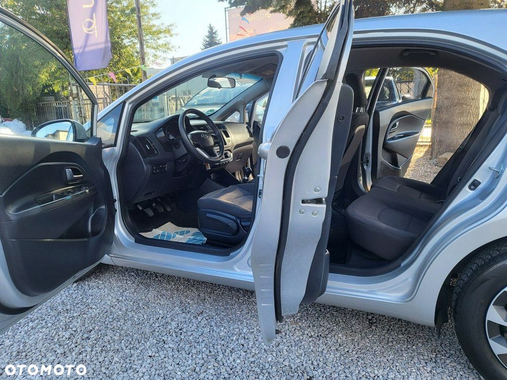 Kia Rio - 16