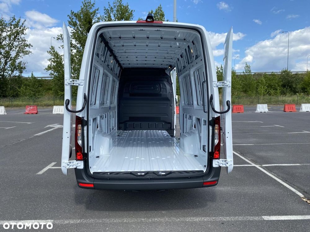 Mercedes-Benz Sprinter - 19