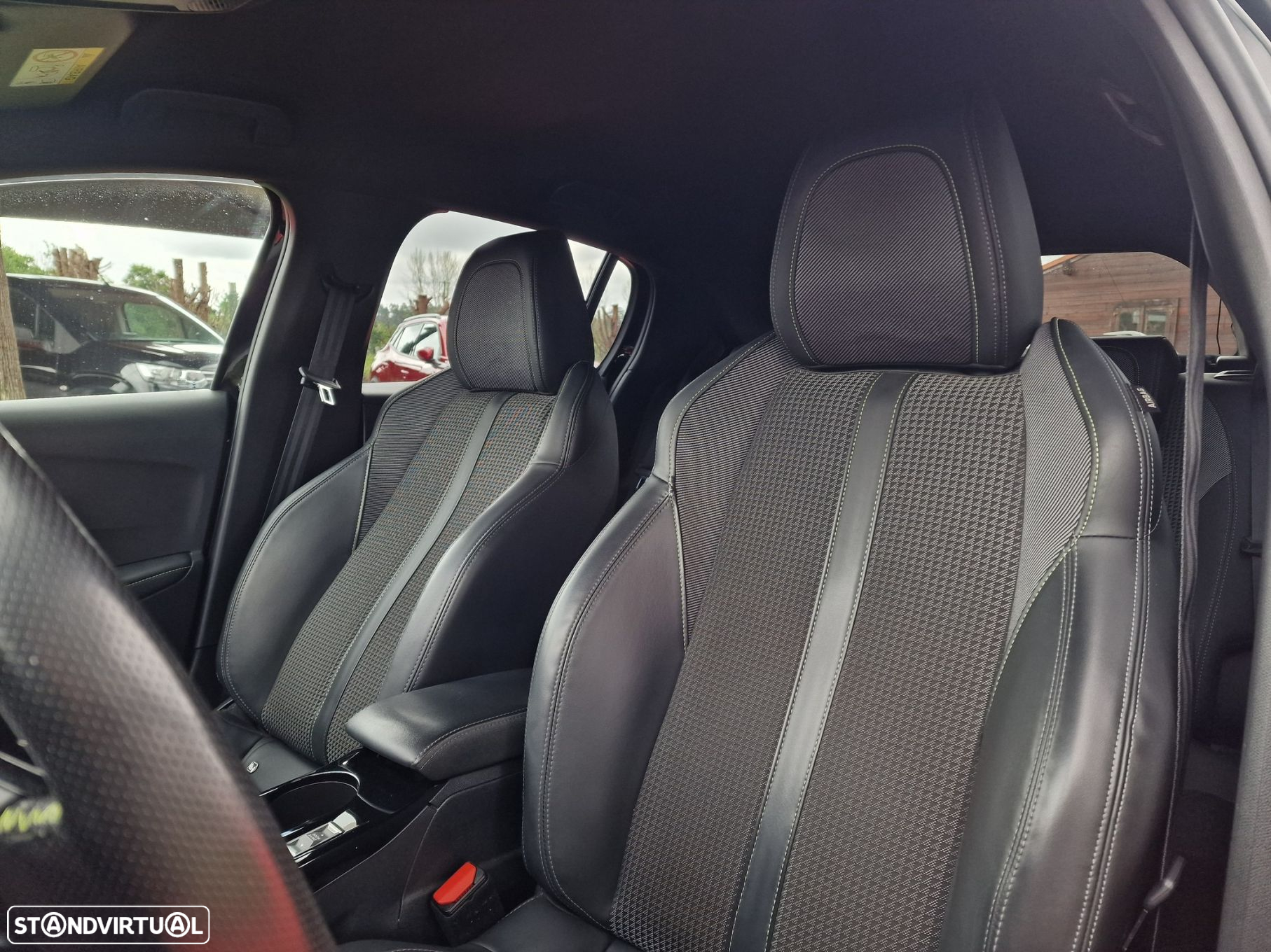 Peugeot e-208 50 kWh GT - 11