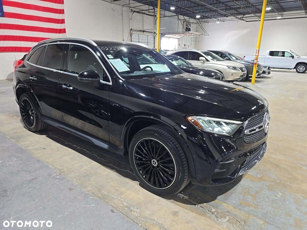 Mercedes-Benz GLC 300 4Matic 9G-TRONIC AMG Line - 5