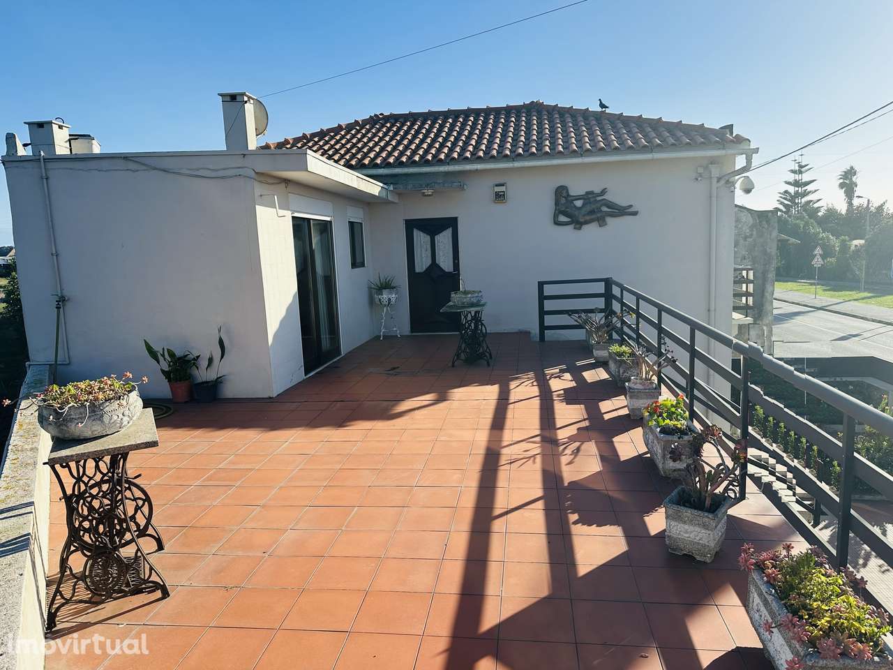 Excelente Moradia entrada Póvoa Varzim - Jardim 160m2 e terraço 35 m2 - Grande imagem: 3/37