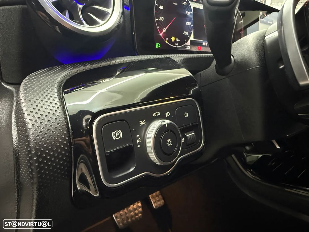 Mercedes-Benz A 200 Limousine AMG Line Aut. - 32