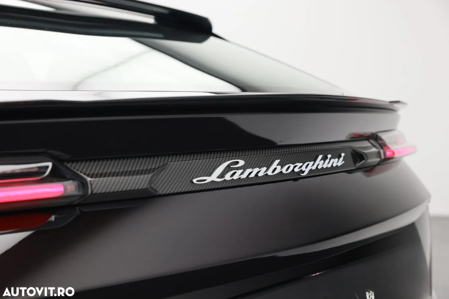 Lamborghini URUS Standard - 6