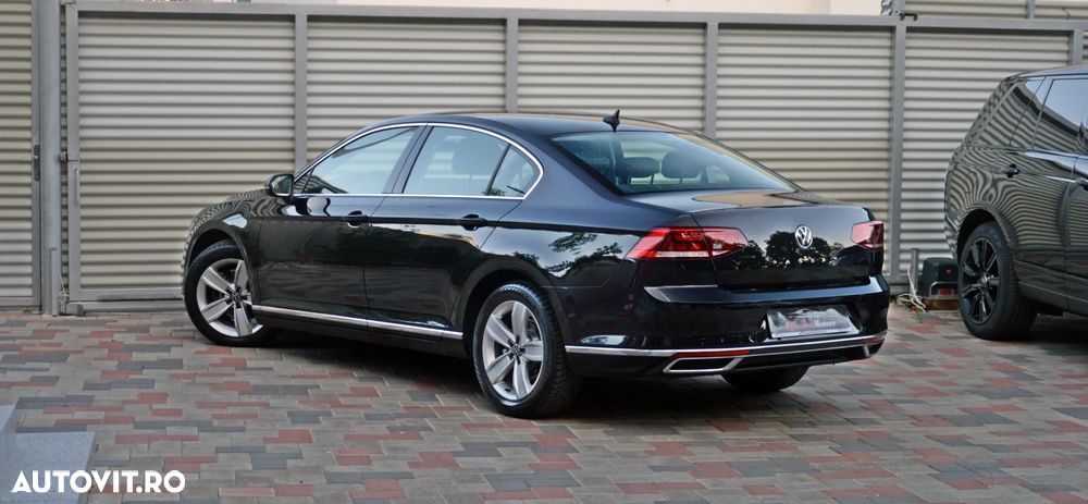 Volkswagen Passat 2.0 TDI DSG Highline - 16