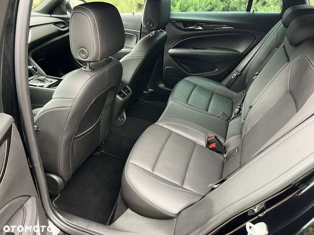 Opel Insignia - 25