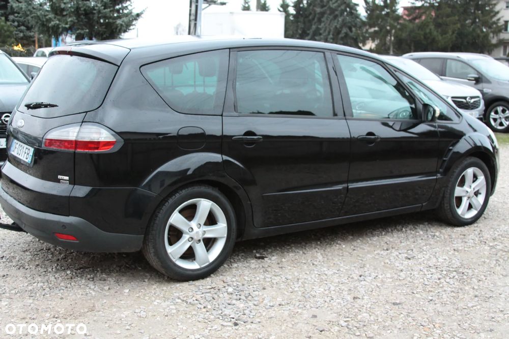 Ford S-Max - 12