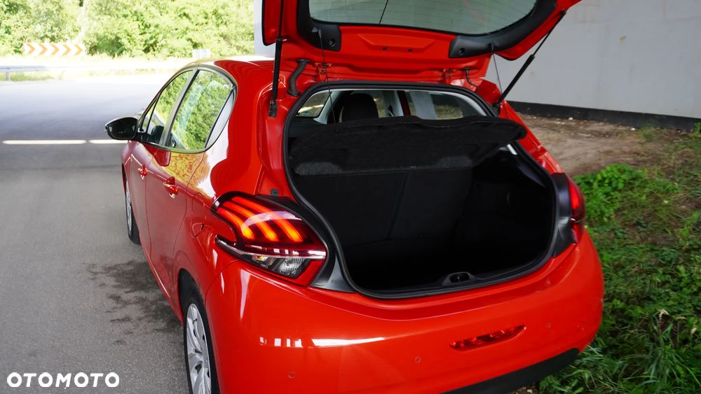 Peugeot 208 - 19