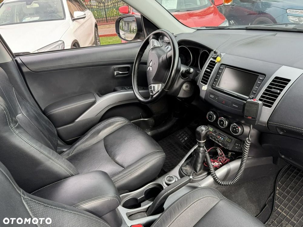 Mitsubishi Outlander - 7