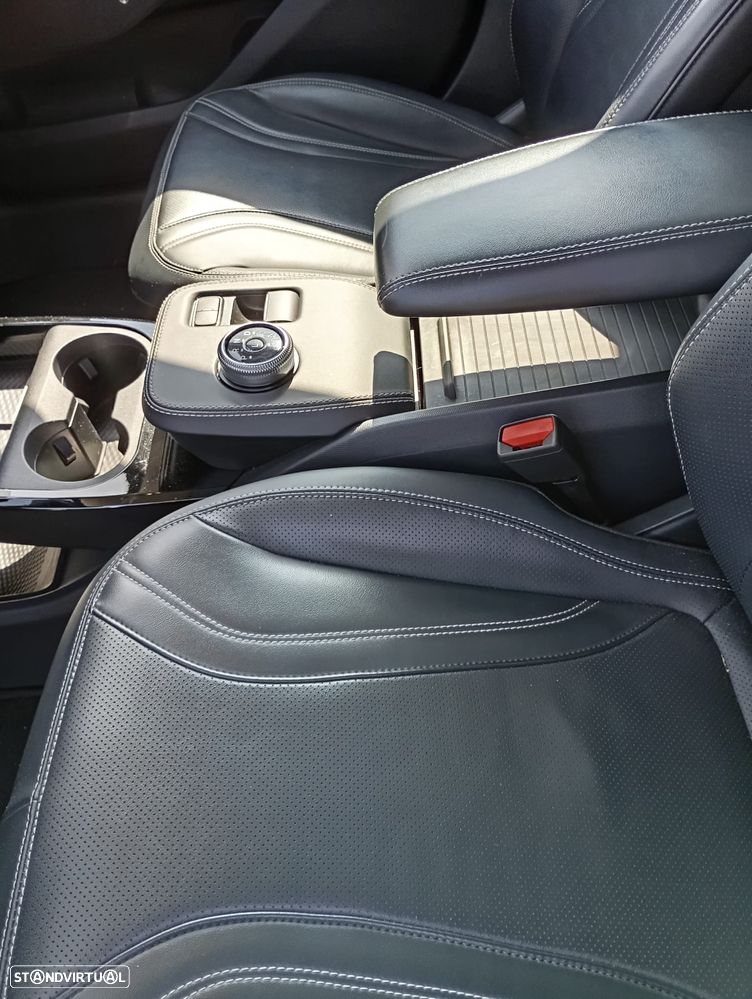 Ford Mustang Mach-E 75.7 kWh Premium AWD - 22