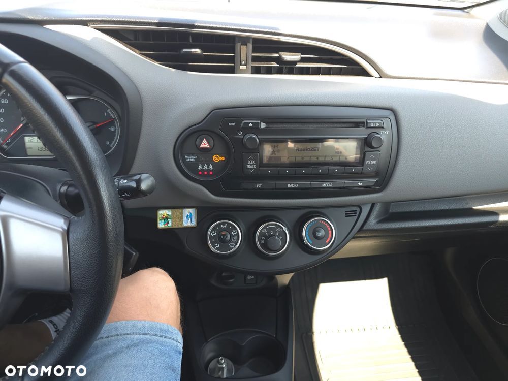 Toyota Yaris 1.33 Premium - 24