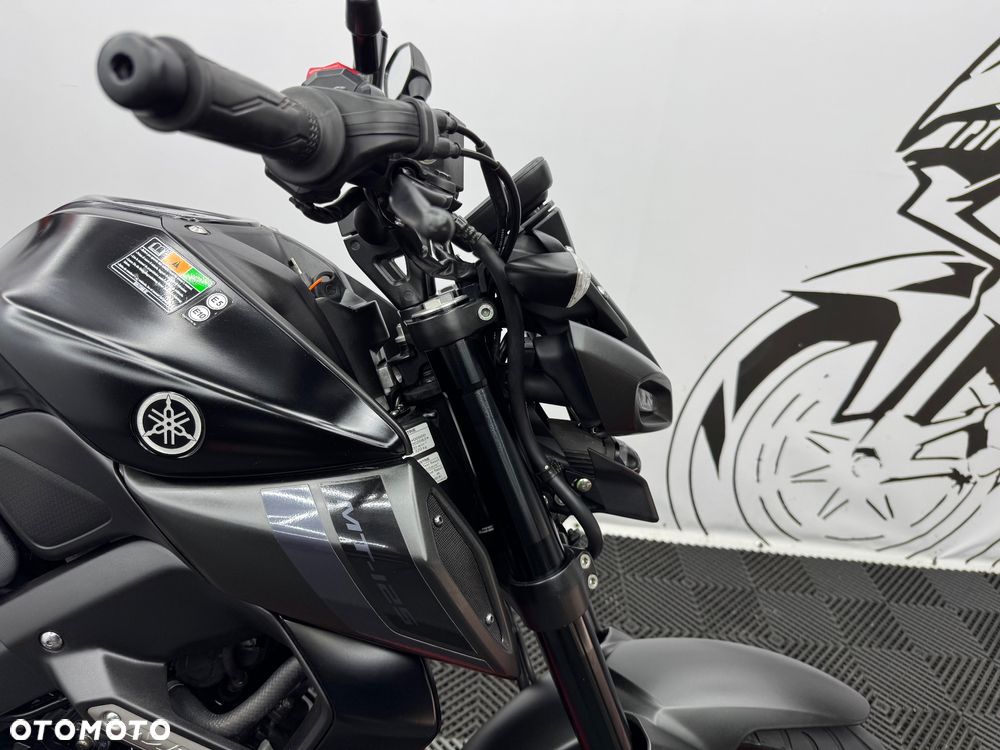 Yamaha MT - 28
