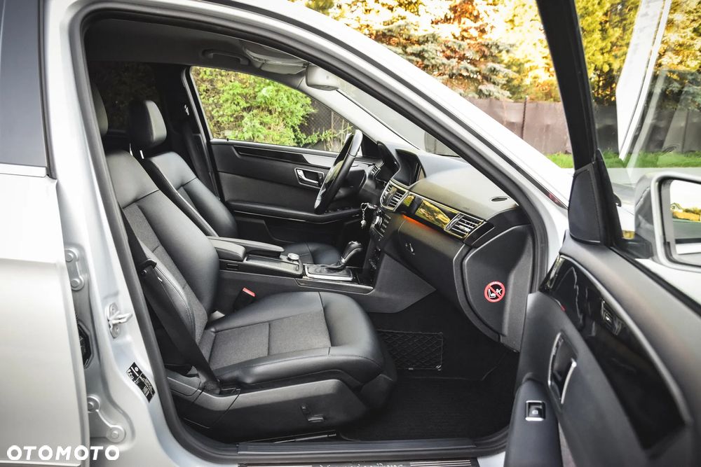 Mercedes-Benz Klasa E 200 CGI BlueEFFICIENCY 7G-TRONIC Avantgarde - 27