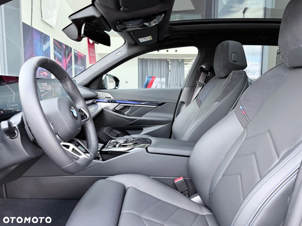 BMW Seria 5 520i - 31