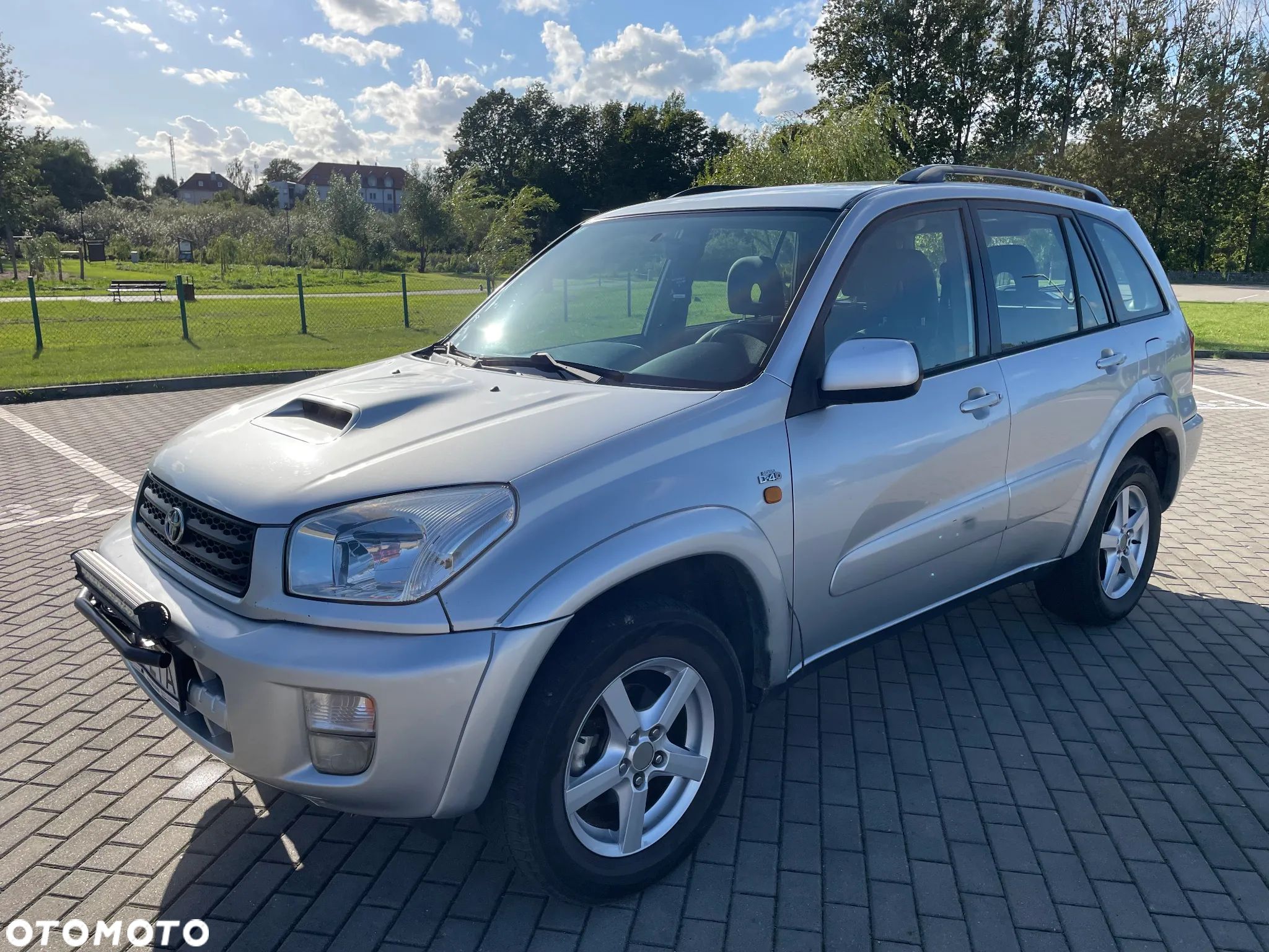 Toyota RAV4 - 1
