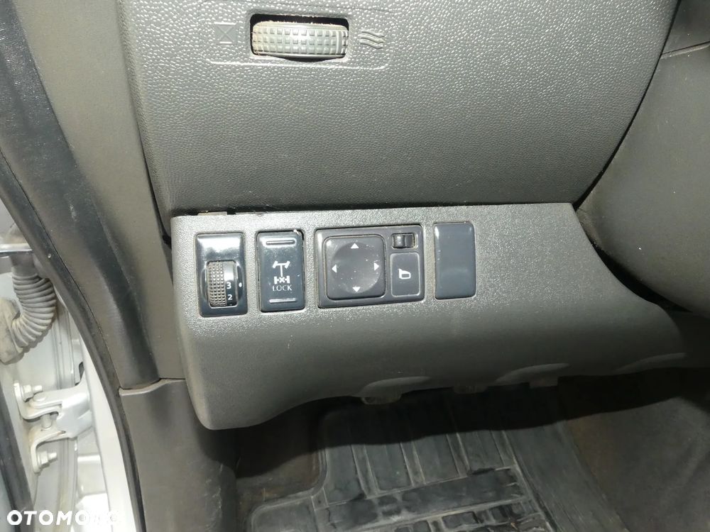 Nissan Navara 2.5 D XE 140 - 19