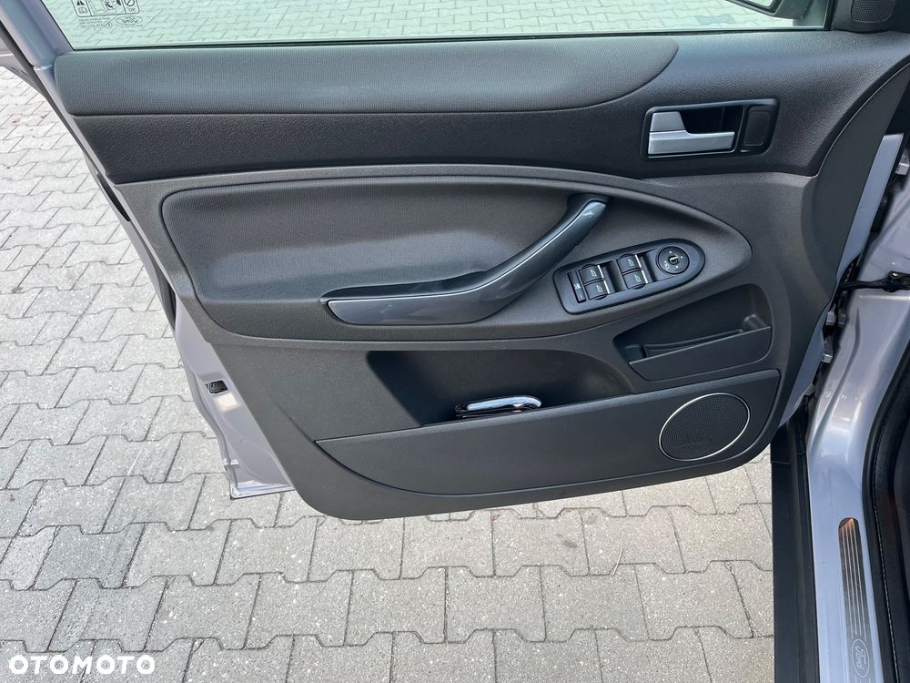 Ford Kuga 2.0 TDCi 4x4 Titanium - 16