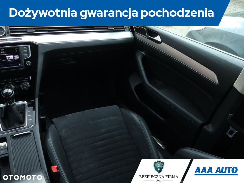 Volkswagen Passat Variant - 10