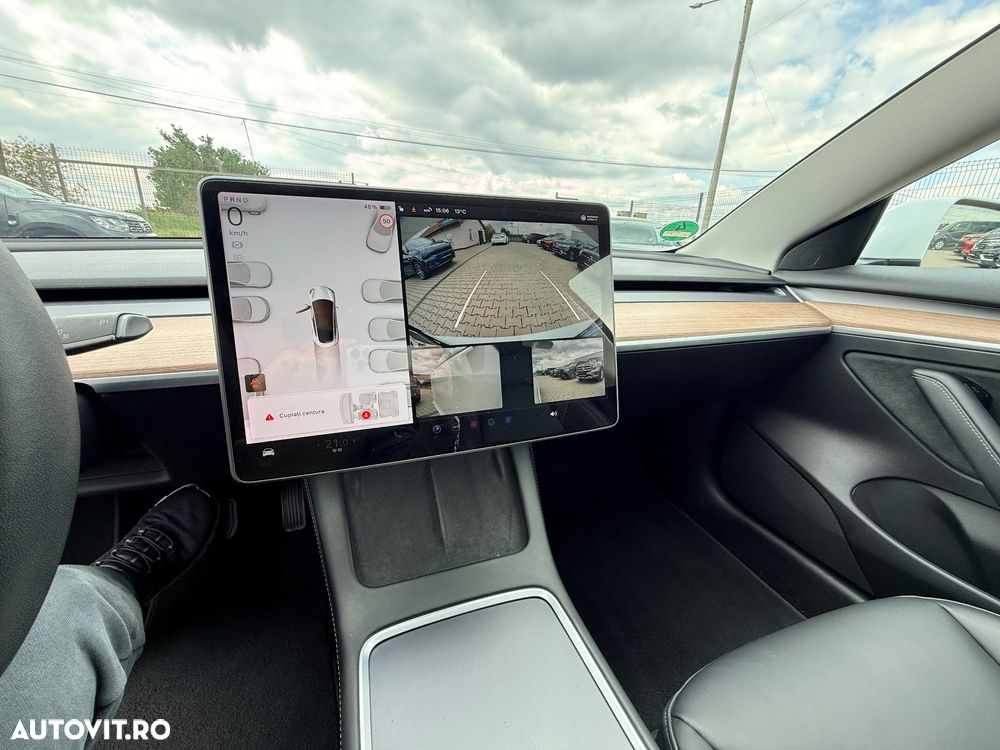Tesla Model 3 - 10