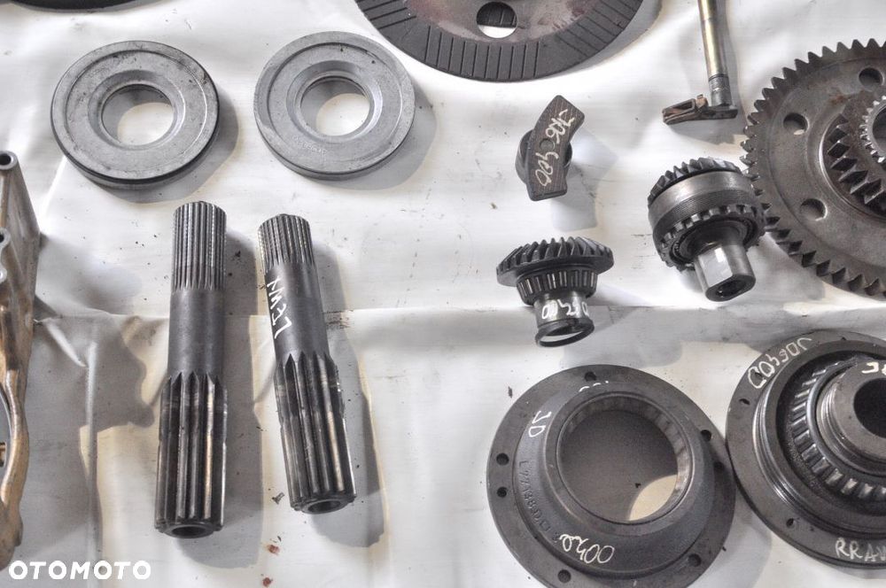 TARCZKI PÓŁOŚKA WAŁEK KOSZ MOST TYŁ JOHN DEERE 6400 - 4