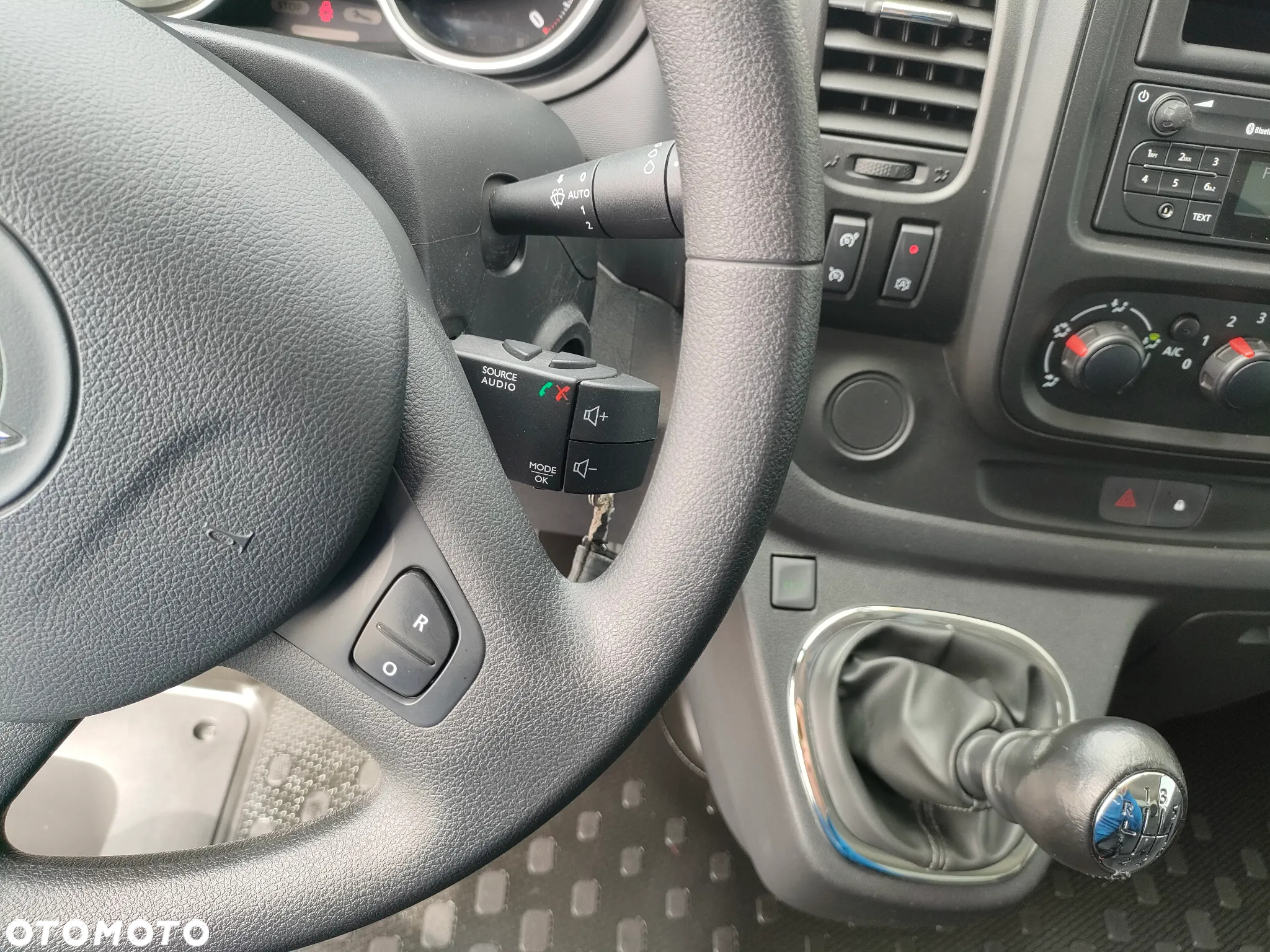 Opel Vivaro - 16