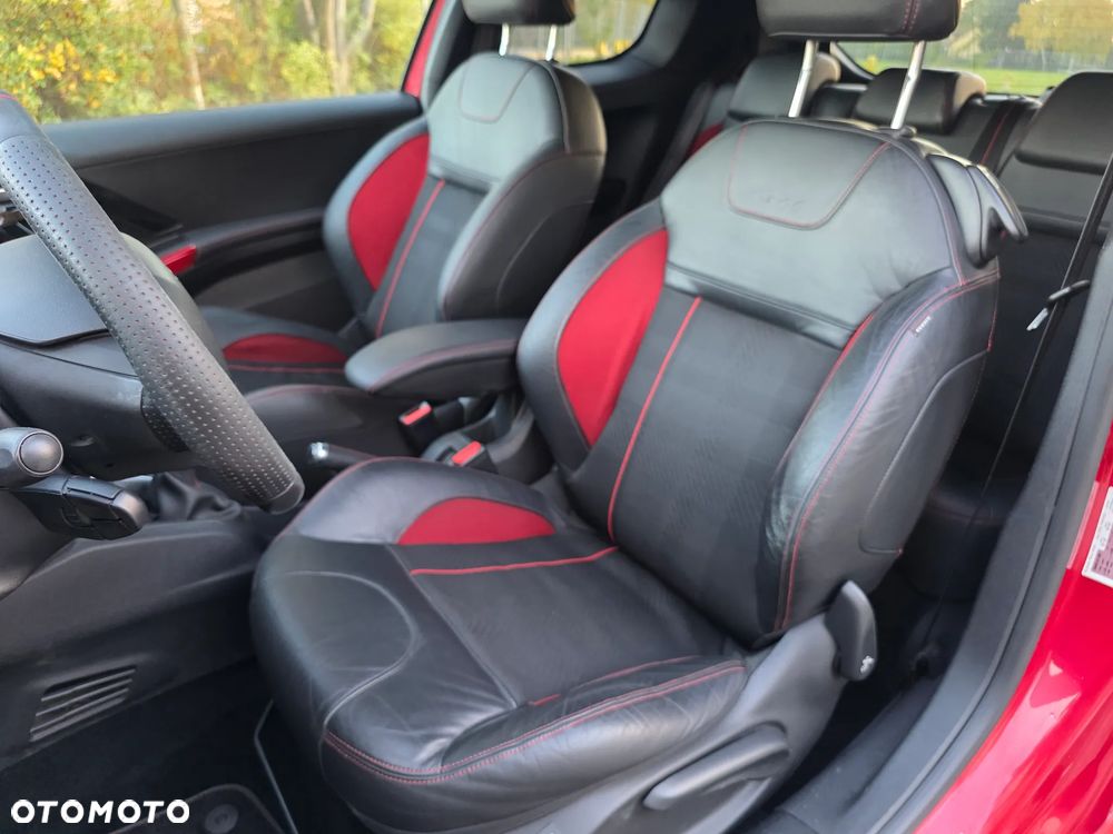Peugeot 208 1.6 THP GTi - 9