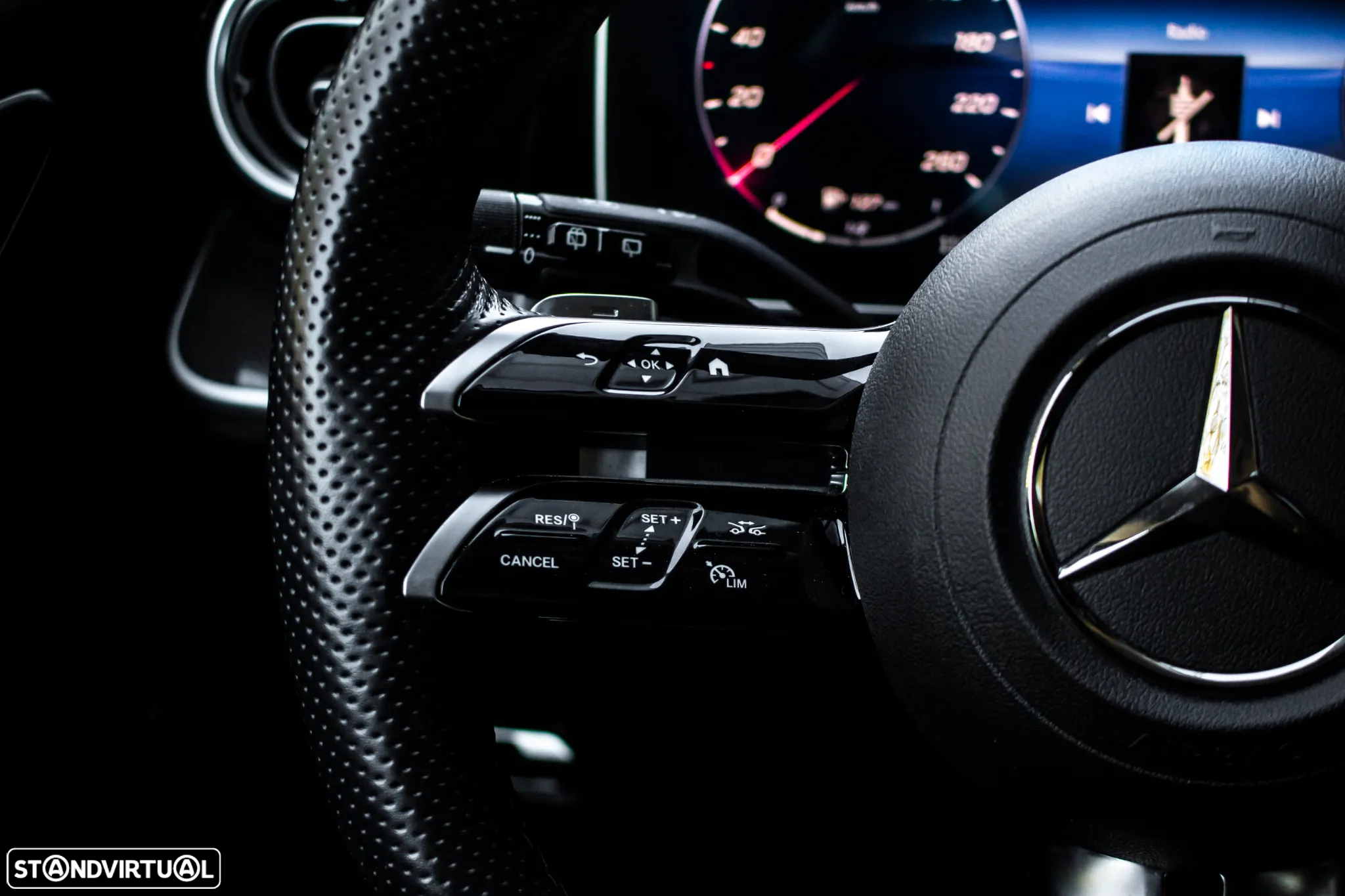 Mercedes-Benz C 300 e AMG Line - 17