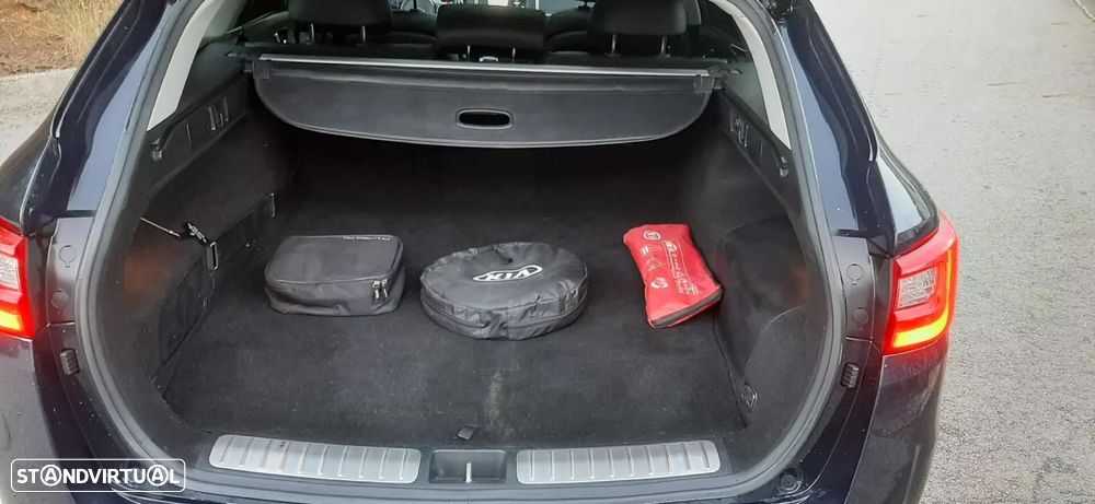 Kia Optima SW - 42