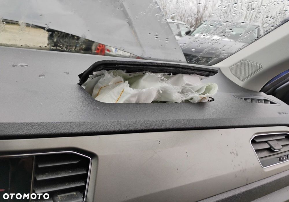 Volkswagen T-Roc - 16