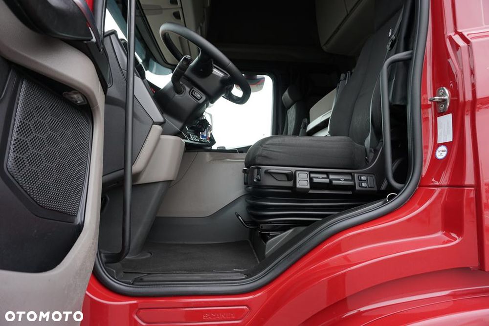 Scania P 280 / ACC / E 6 / FIRANKA + WINDA / 20 PALET / DŁ. 8,2 M / OŚ SKRĘTNA - 39