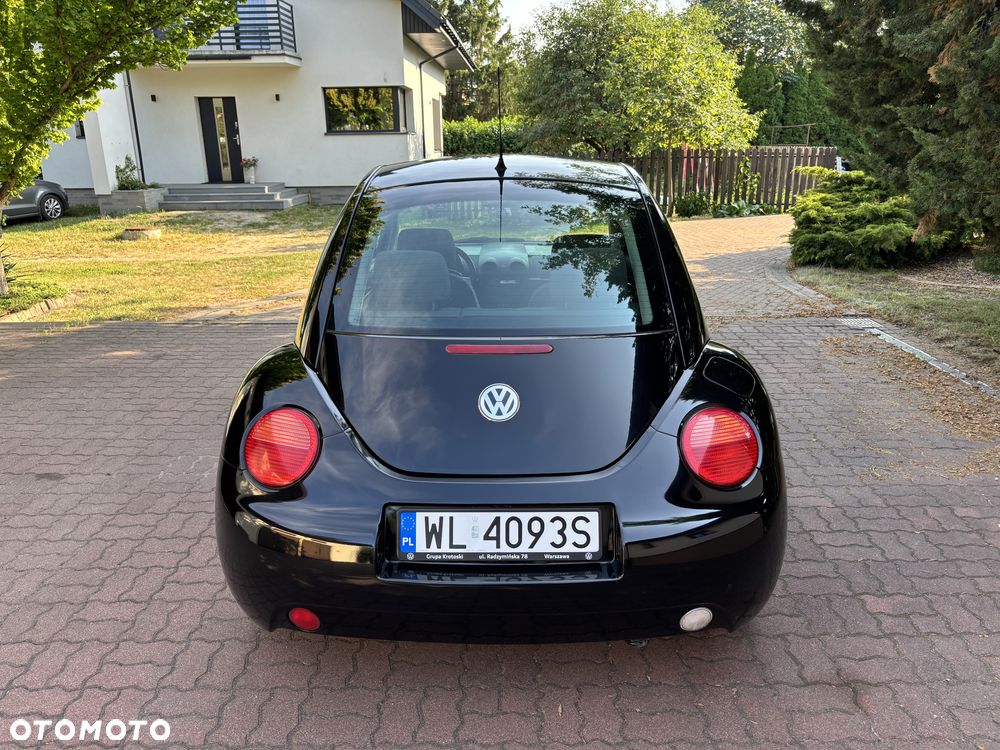 Volkswagen New Beetle - 8