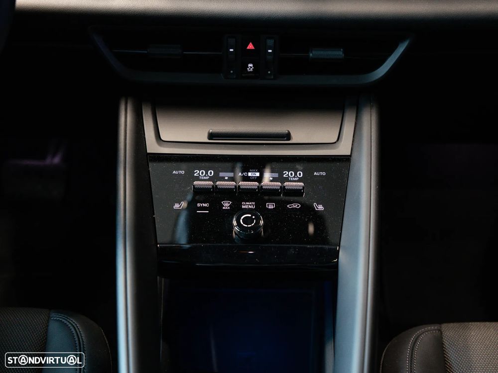 Porsche Macan Electric 4 - 28