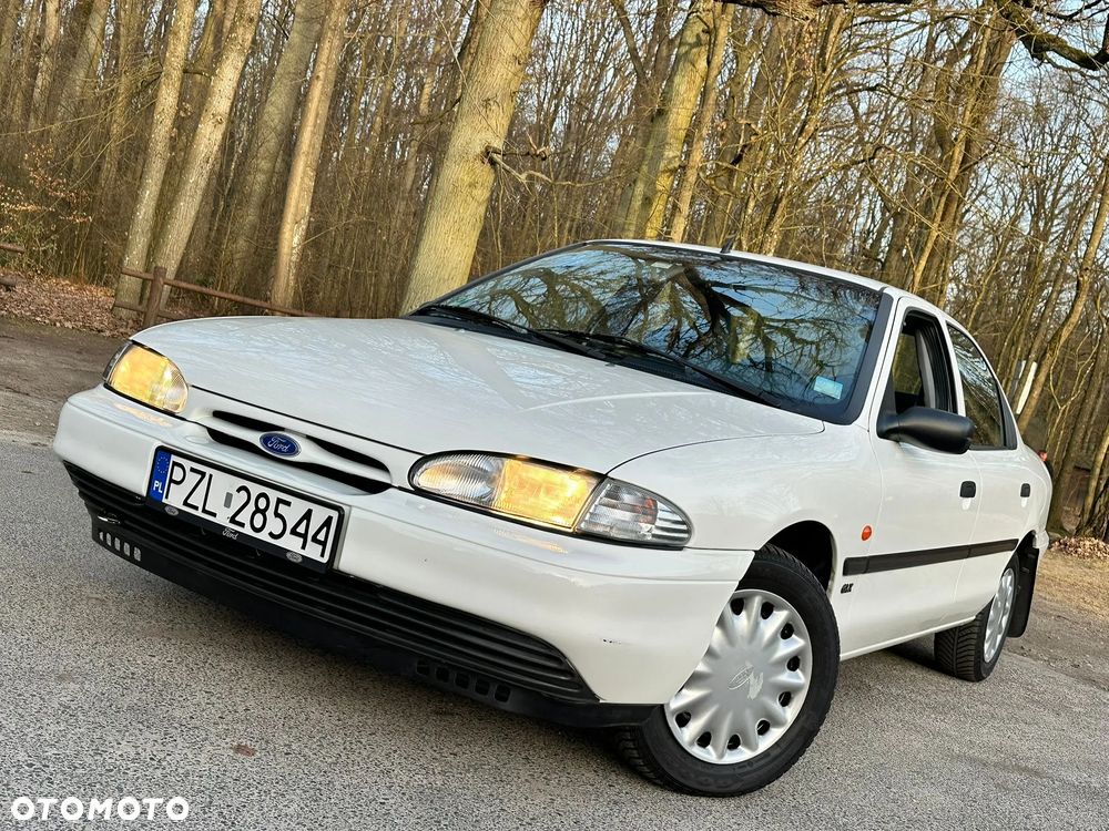Ford Mondeo 1.6 CLX - 9