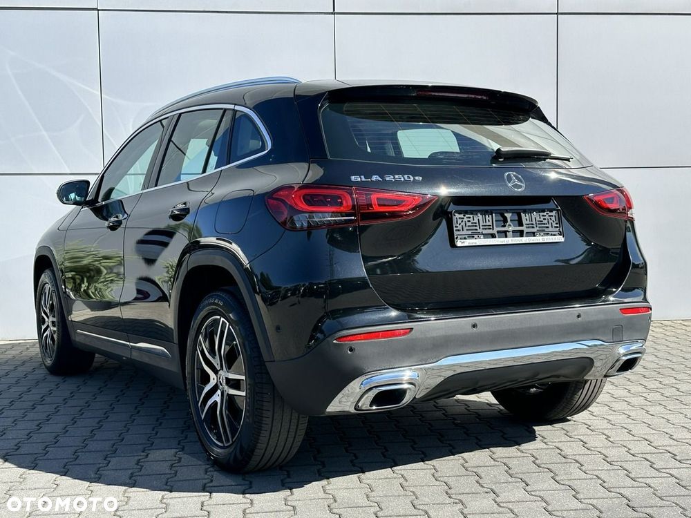 Mercedes-Benz GLA 250 e 8G-DCT Progressive - 10