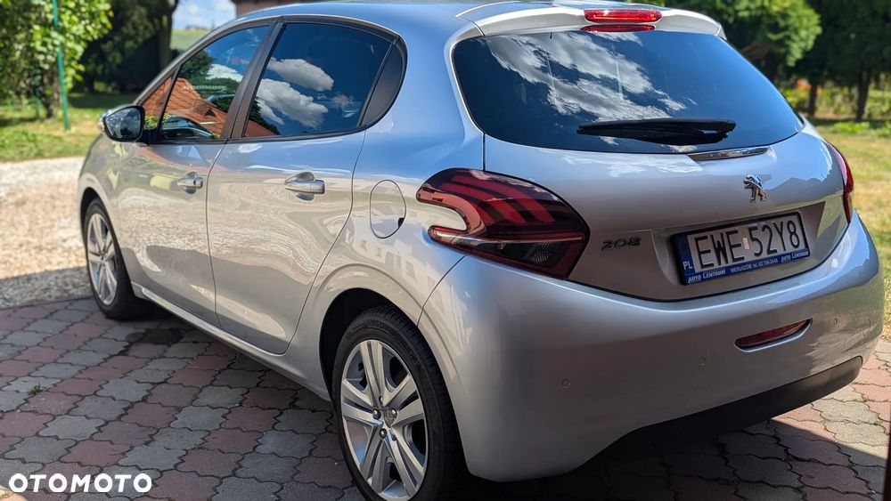 Peugeot 208 1.6 BlueHDi Allure S&S - 12