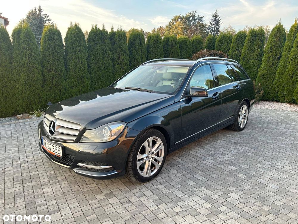 Mercedes-Benz Klasa C 200 CGI BlueEff Avantgarde - 4