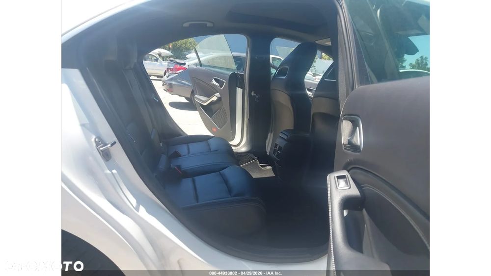 Mercedes-Benz CLA 250 7G-DCT AMG Line - 5
