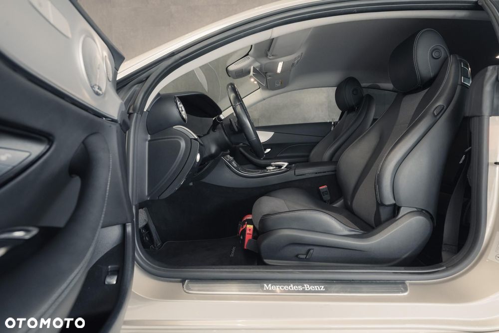 Mercedes-Benz Klasa E 200 4-Matic 9G-TRONIC - 14