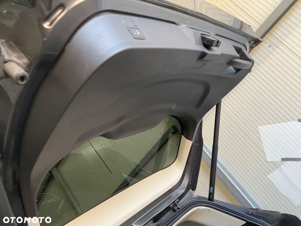 Ford Kuga 2.0 TDCi 4x4 Titanium - 11