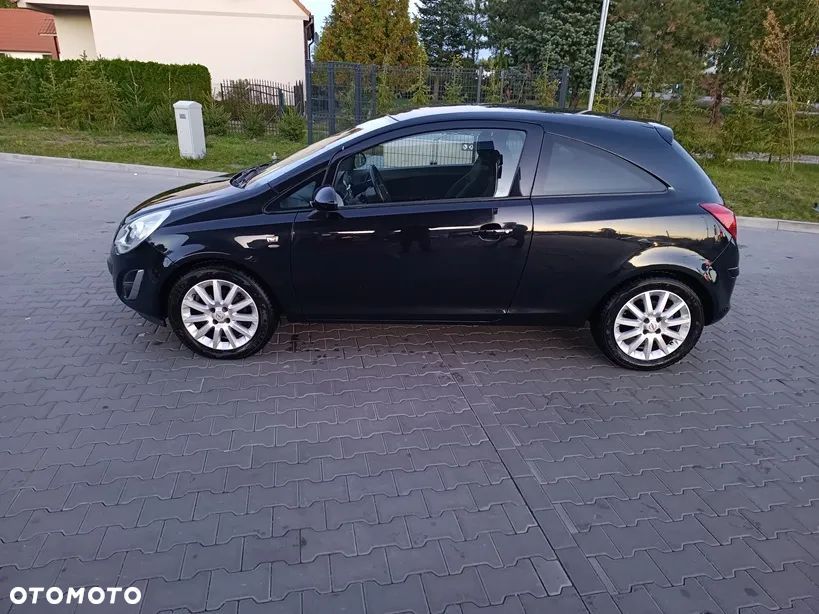 Opel Corsa 1.2 16V Essentia - 5
