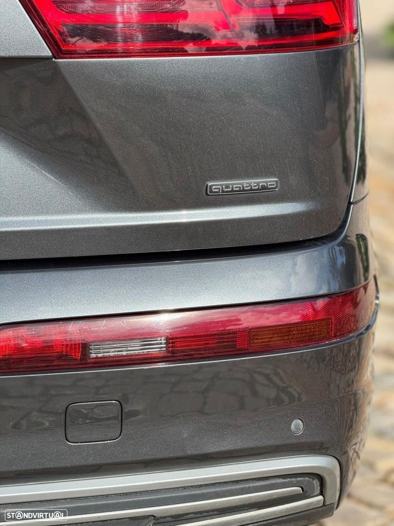 Audi Q7 3.0 TDI E-tron quattro S-line Tiptronic - 25