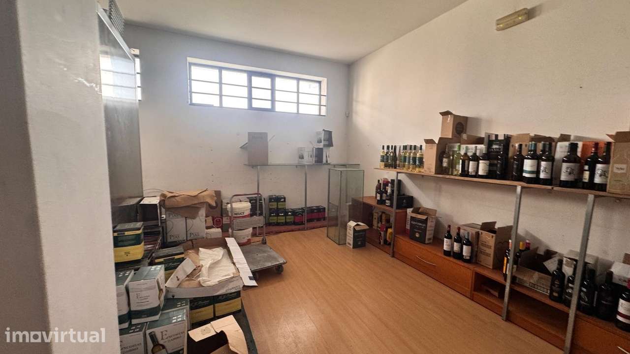 Supermercado  Trespasse em Paços de Brandão,Santa Maria da Feira - Grande imagem: 5/10