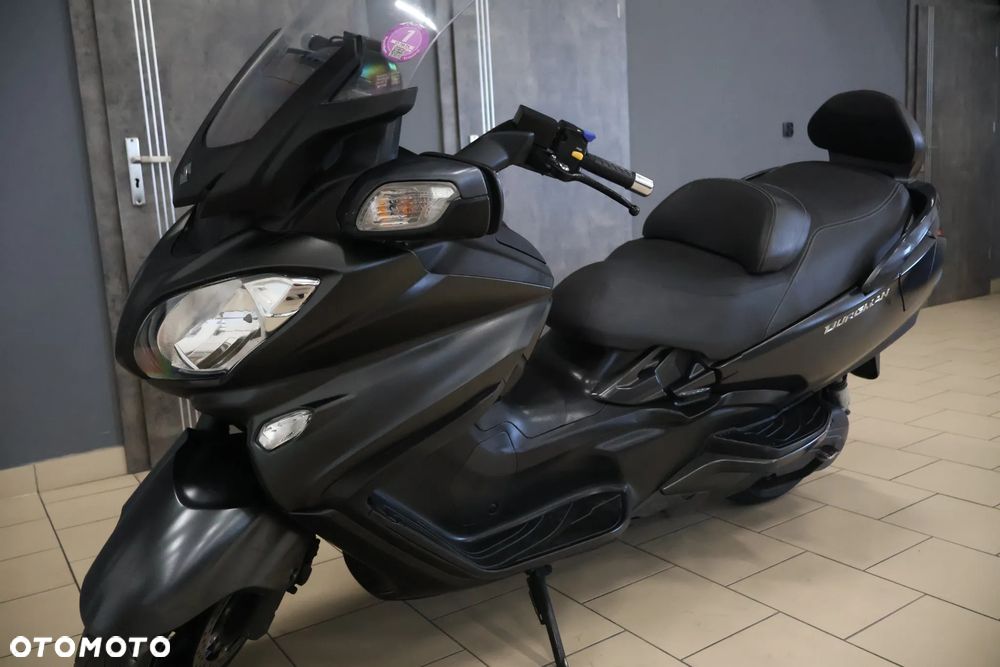 Suzuki Burgman - 8