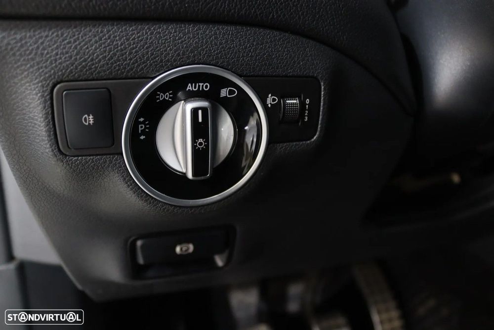 Mercedes-Benz CLA 200 d AMG Line - 18