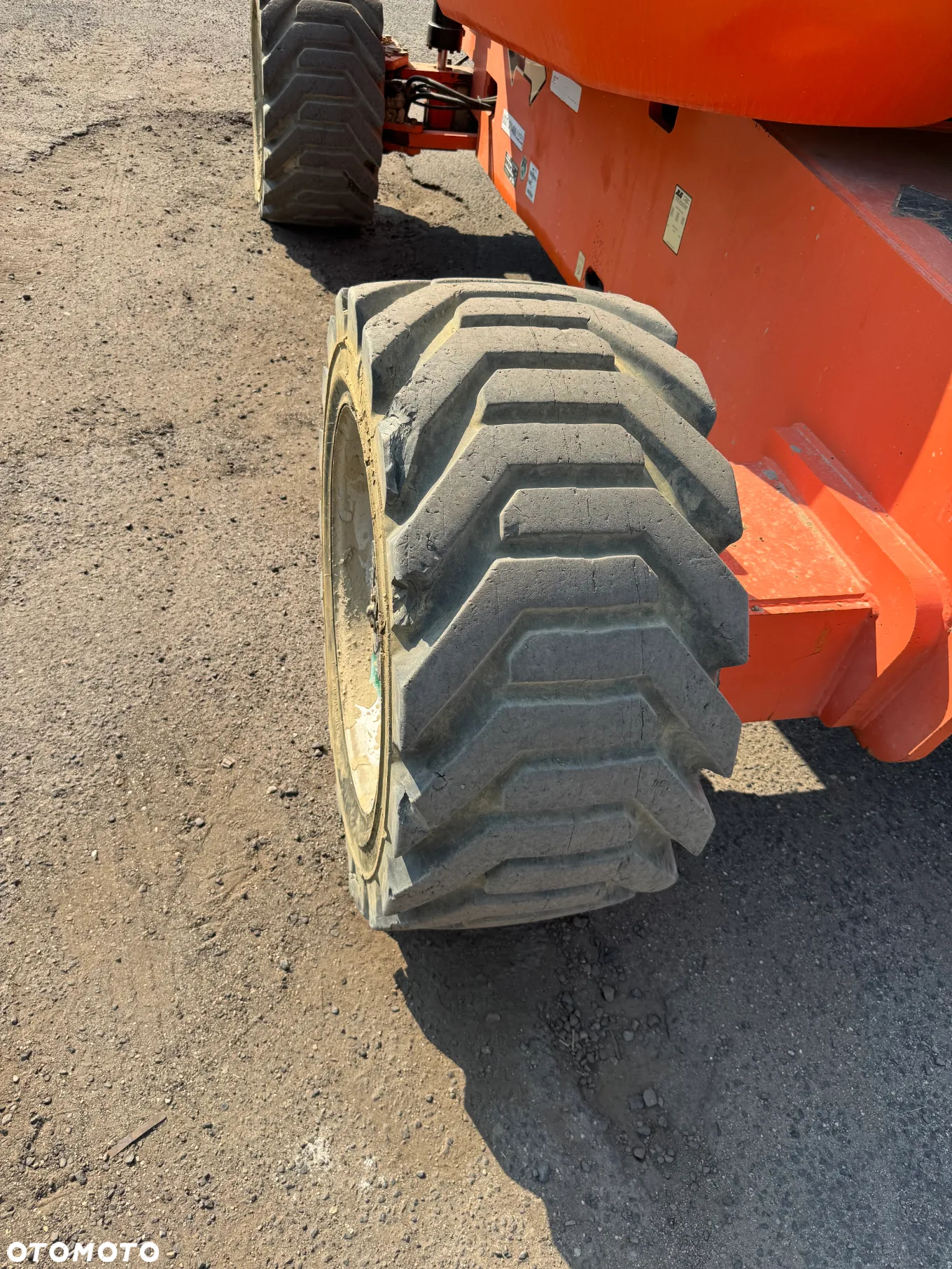 JLG 800AJ - 14