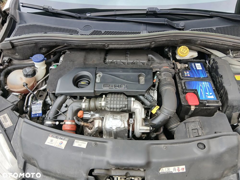 Peugeot 208 - 7