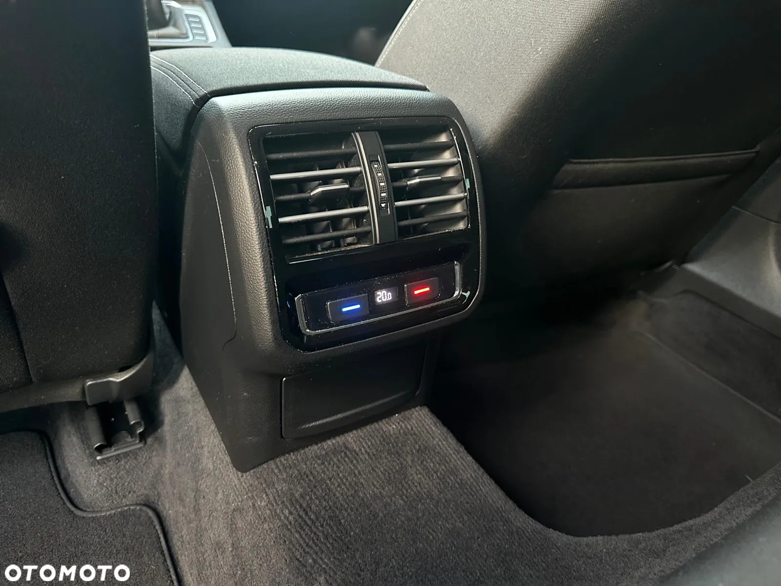 Volkswagen Passat 1.4 TSI BMT ACT Highline - 34