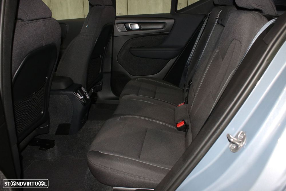 Volvo XC 40 Recharge Core - 19