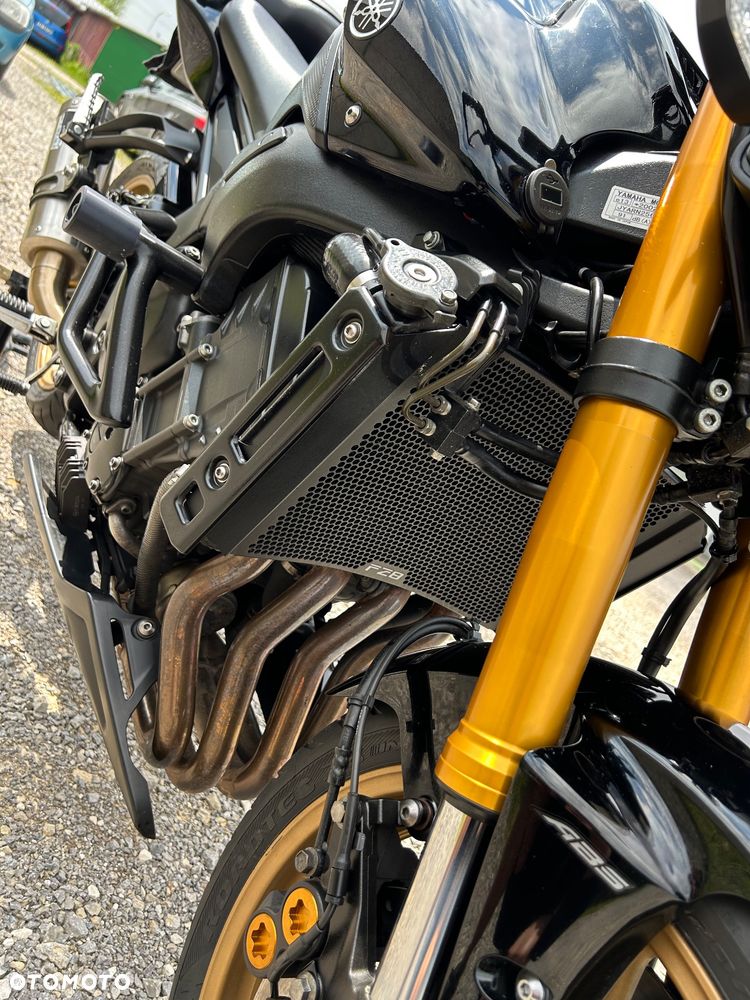 Yamaha FZ8 - 15